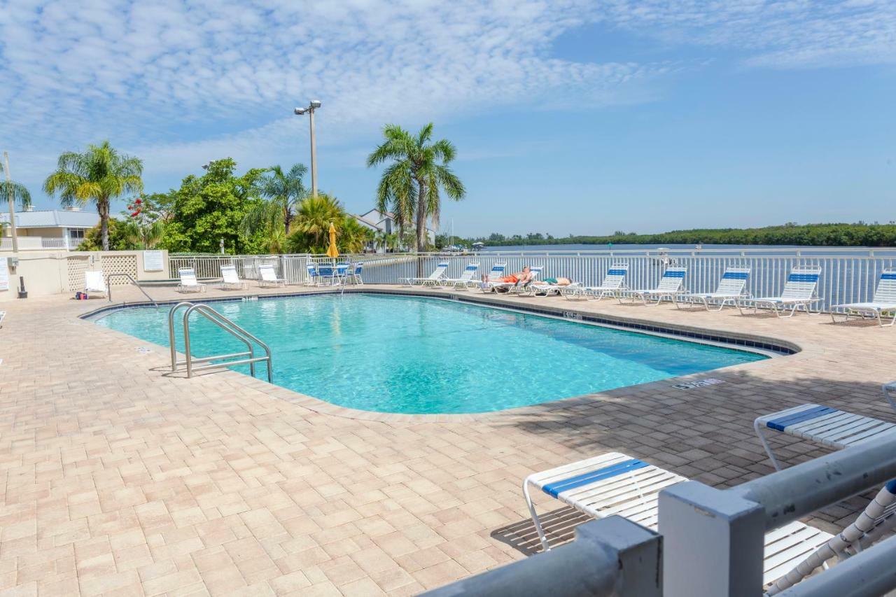 Tampa Bay, Beach Step Away, Wifi, Free Parking,Pools, Jacuzzi Ruskin Exterior foto