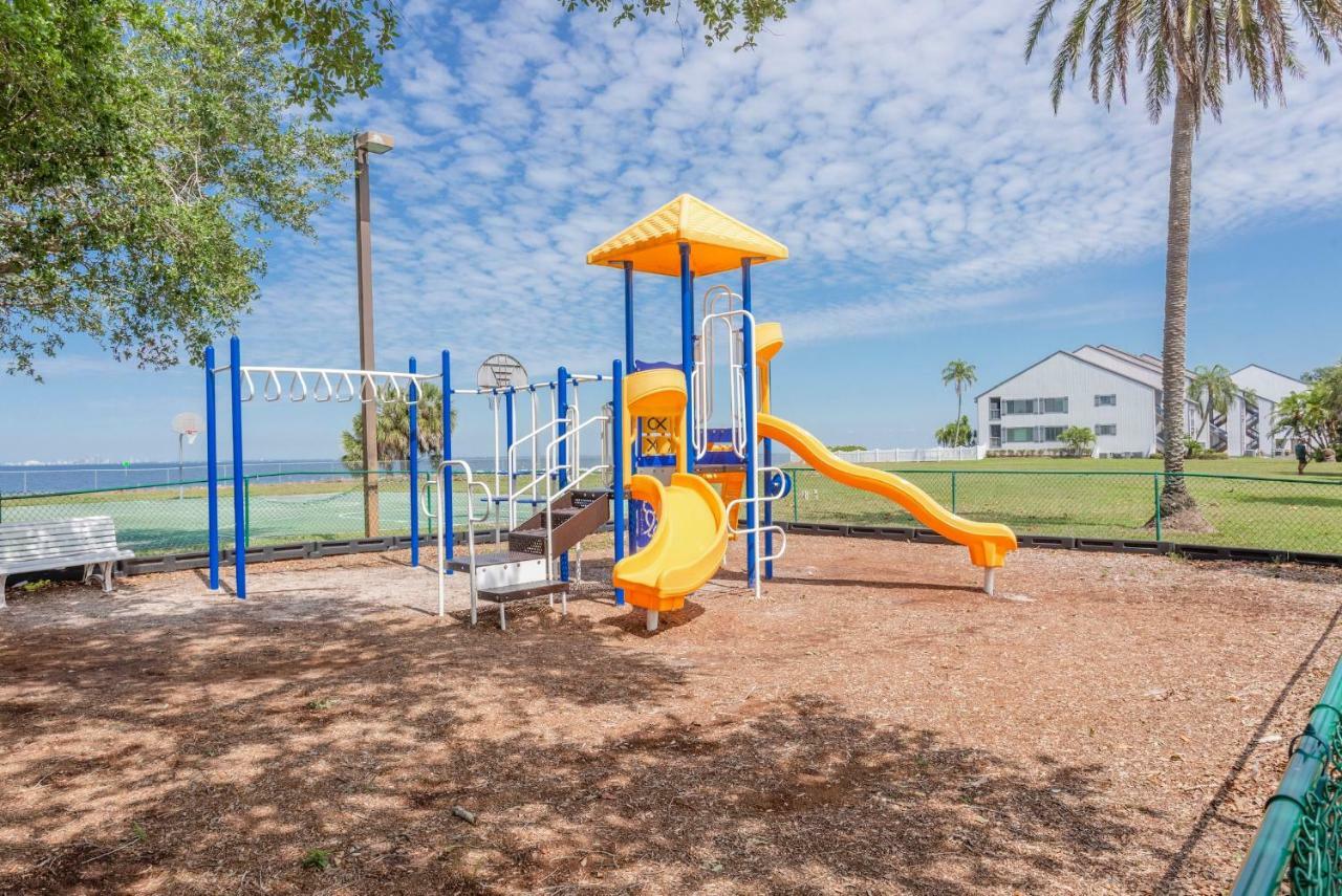 Tampa Bay, Beach Step Away, Wifi, Free Parking,Pools, Jacuzzi Ruskin Exterior foto